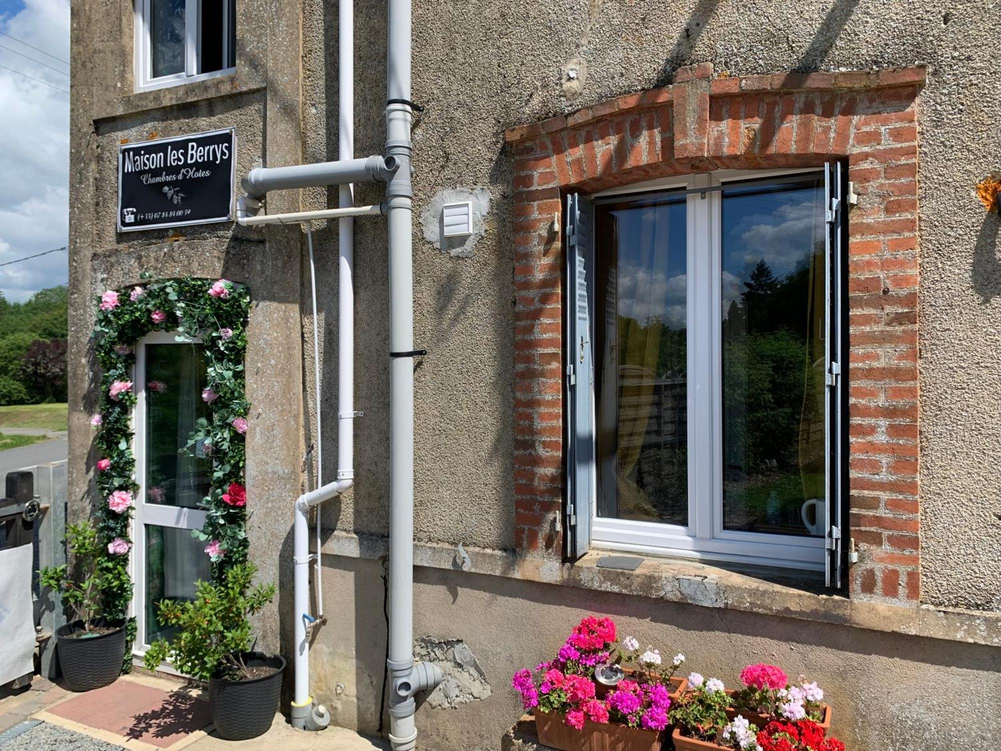 Maison Les Berrys Bourganeuf Luaran gambar